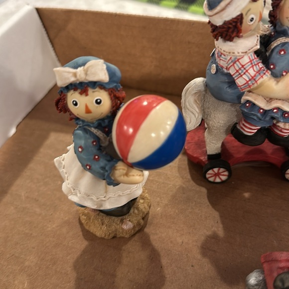 9 Raggedy Ann and Andy figurines - Picture 9 of 9
